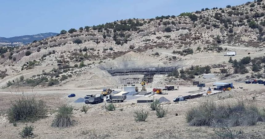 20 Chinois construisent un barrage au Kef, 121 000 Tunisiens payés pour ne rien faire
