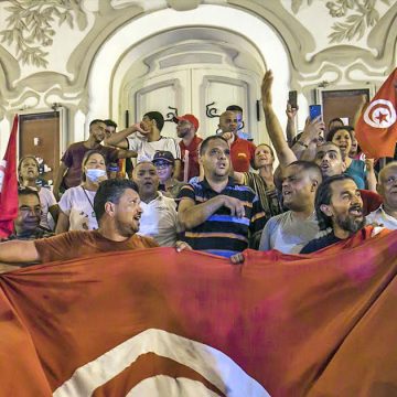 Démocratie à la tunisienne : Un voile d’opacité sur les décisions cruciales 