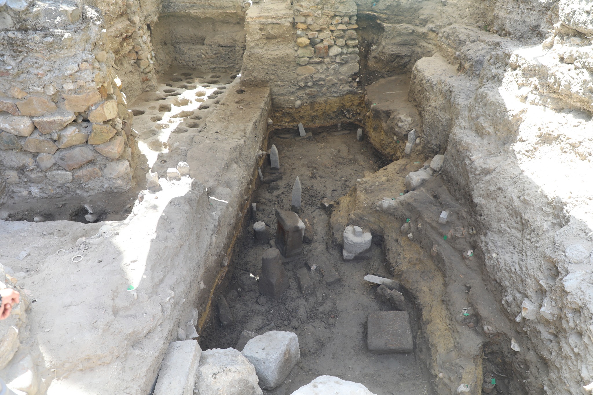 Tophet Tunisie : Des pièces d’or antiques découvertes au Tophet de Carthage ...