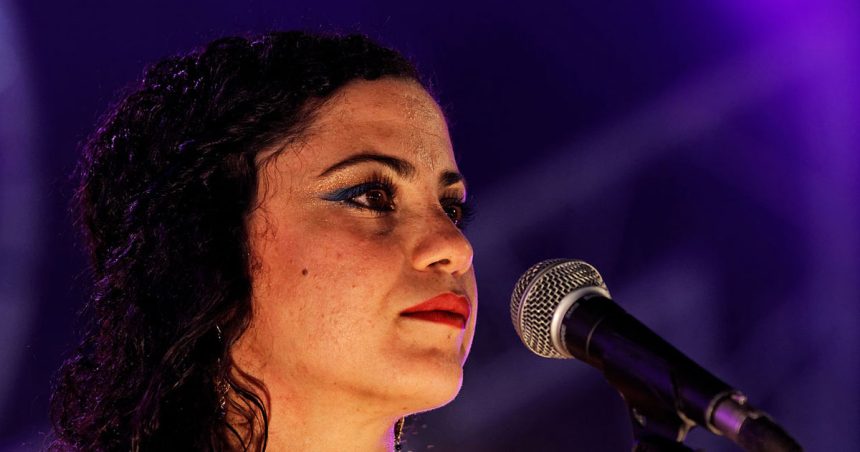 Solidarité de la société civile tunisienne avec Emel Mathlouhi