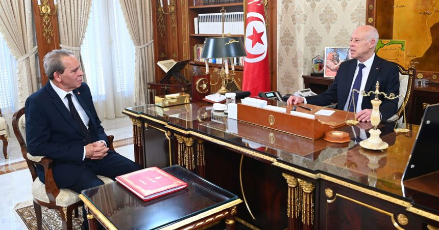 Tunisie : l’assainissement de l’administration, nouvelle bataille de Kaïs Saïed