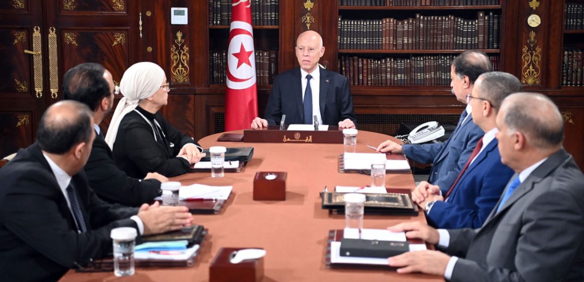 Tunisie : l’Etat serre la vis sur les réseaux sociaux