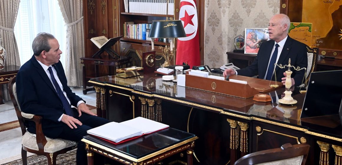 Tunisie : Kaïs Saïed prépare un cadre légal pour la purge de l’administration