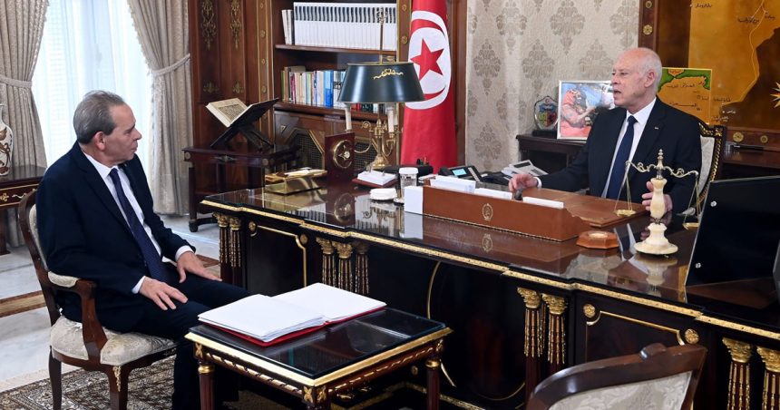 Tunisie : Kaïs Saïed prépare un cadre légal pour la purge de l’administration