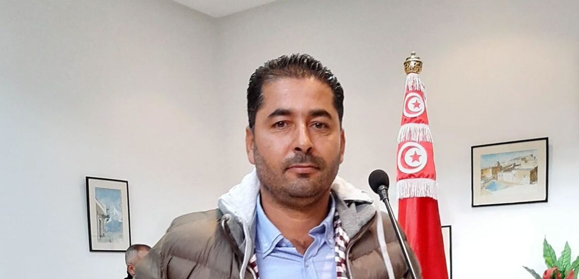 En prison, le journaliste Khalifa Guesmi entame une grève de la faim