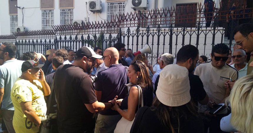 Rassemblement de solidarité avec les détenus politiques à Tunis