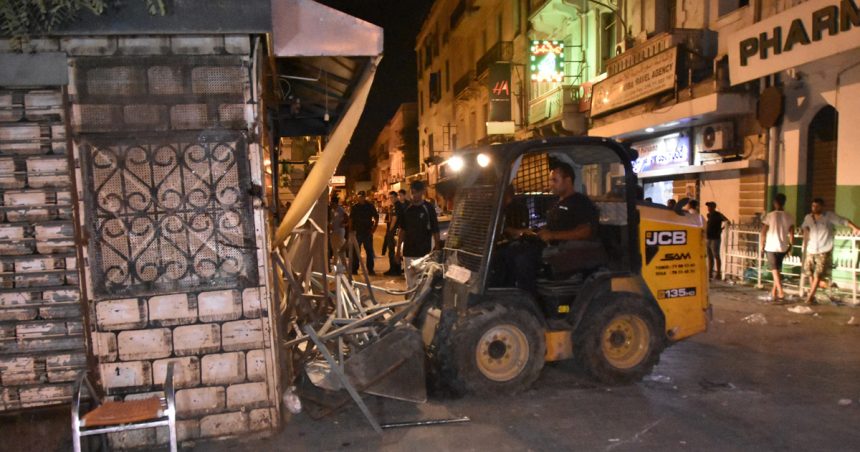 Tunis : En images, campagne contre les étalages anarchiques au centre-ville