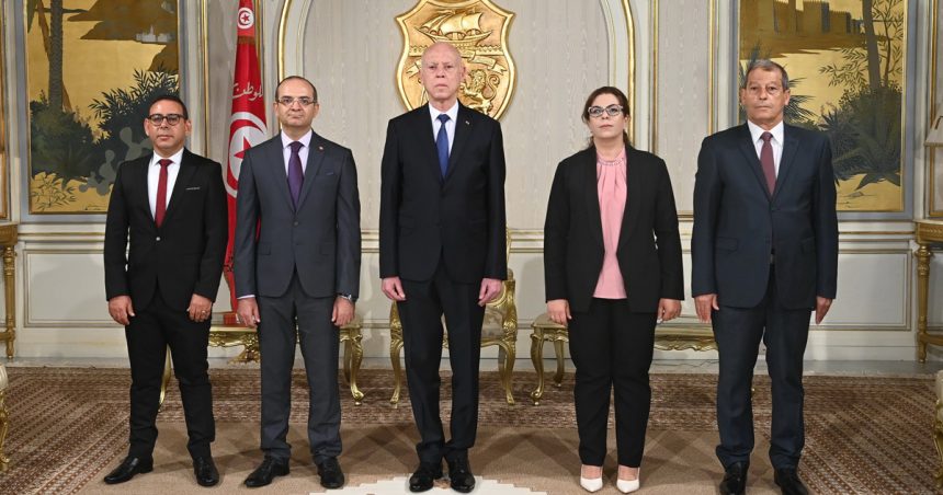 Tunisie : Les trois nouveaux membres de l’Isie prêtent serment