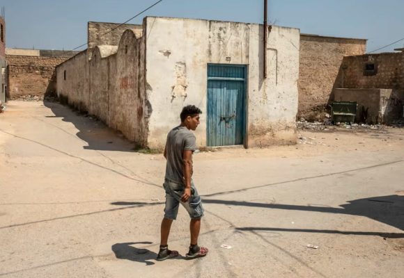 A Diyar Al-Hajjaj, Tunisie : «Nous sommes déjà morts ici»