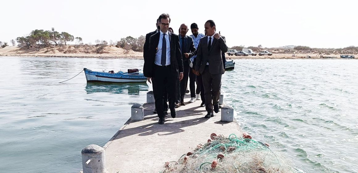 L’ambassadeur Saggio inaugure à Djerba des ponts de pêche mobiles