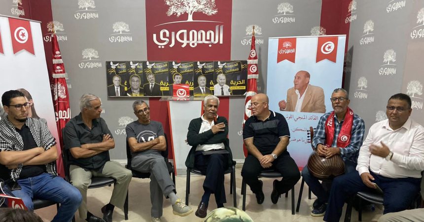 En images : Le sit-in des familles des détenus dans l’affaire de «complot» se poursuit