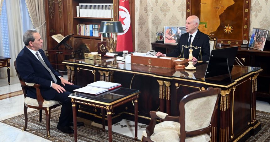 Tunisie : Saïed continue de tempêter contre une administration publique récalcitrante