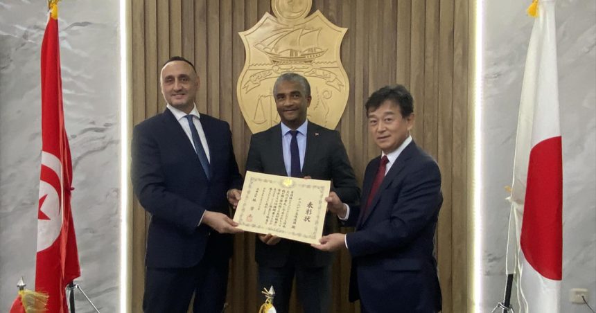 La Fédération tunisienne de Judo reçoit le Prix du ministre des Affaires étrangères du Japon