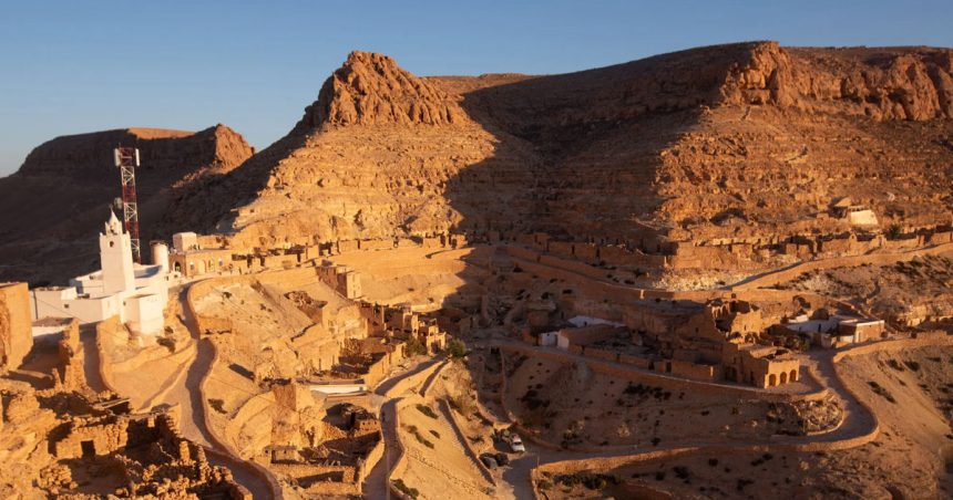 Chenini, un village troglodyte tunisien se vide de ses habitants
