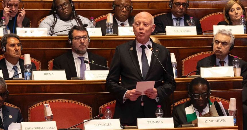 Kaïs Saïed : «La Tunisie n’acceptera pas l’implantation des migrants africains sur son territoire»