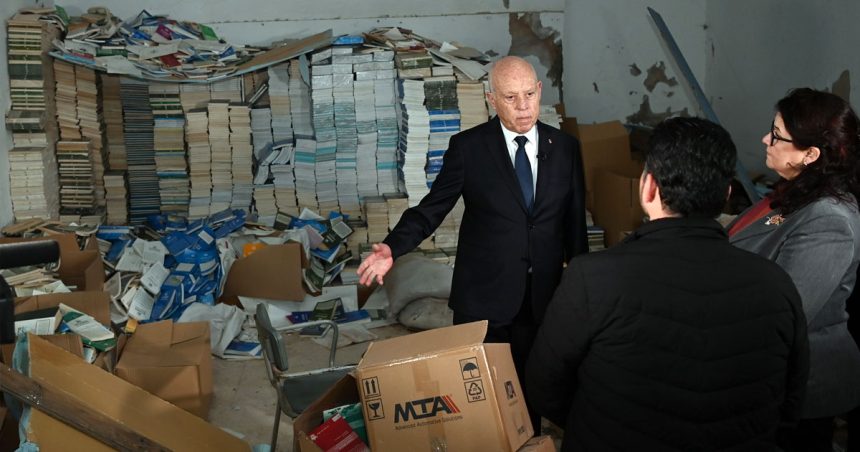 Tunisie : Kaïs Saïed en «campagne explicative» dans la médina de Tunis