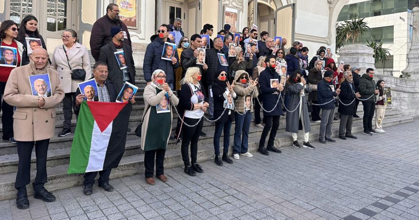 Marche à Tunis des familles des détenus politiques