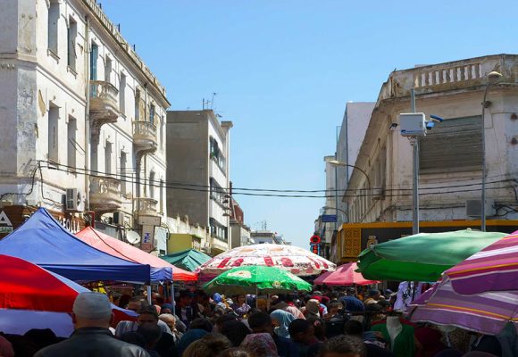 Tunisie : l’IACE appelle à harmoniser l’économie de rue avec la vie urbaine