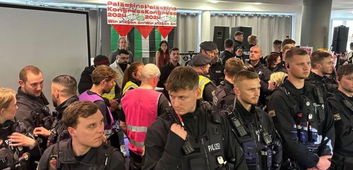 La police allemande attaque violemment une conférence sur la Palestine