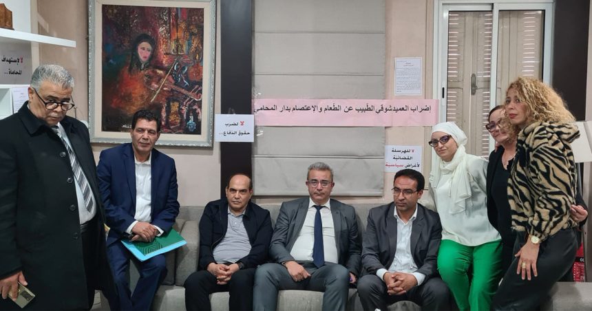Tunis : Visite de solidarité avec Chawki Tabib en grève de la faim à la Maison de l’avocat