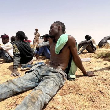 Migrants détenus dans le désert du Maghreb avec les ressources de l’UE