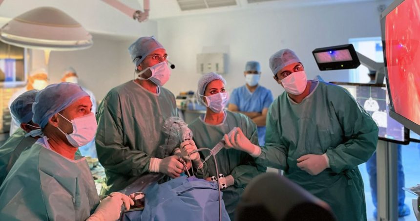 Première médicale au CHU Fattouma Bourguiba de Monastir