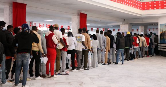 La Tunisie rapatrie près de 5000 migrants subsahariens en 11 mois