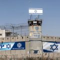 Guantánamo israélien pour les prisonniers palestiniens : Témoignages de l’Intérieur de l’enfer