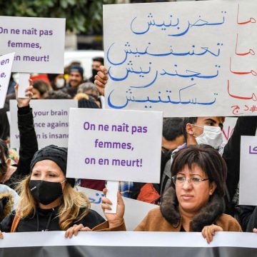 Les femmes et la démocratie menacées en Tunisie