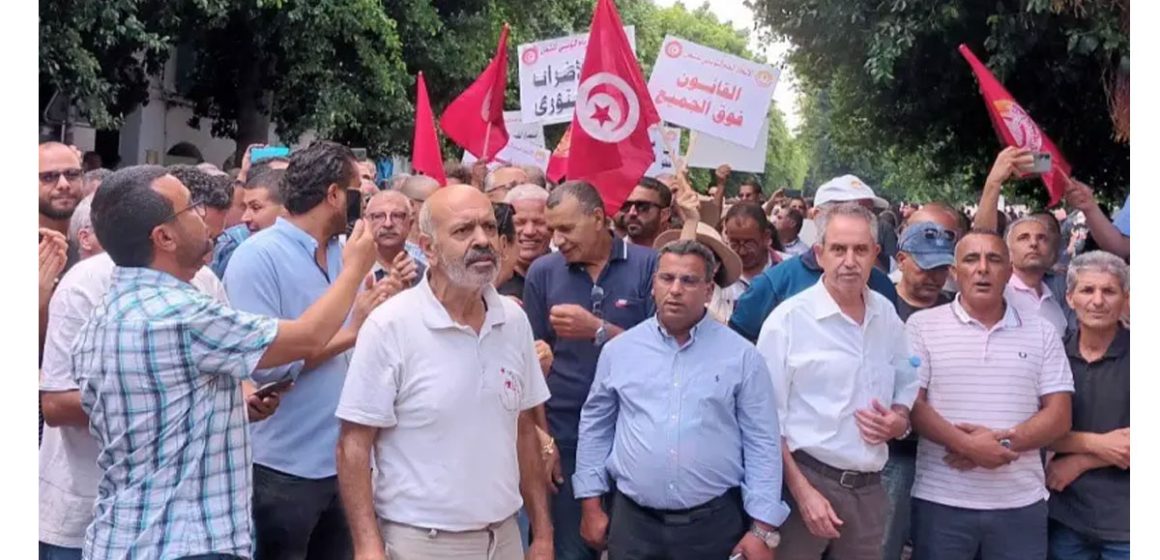 Rentrée scolaire : les enseignants protestent à Tunis  