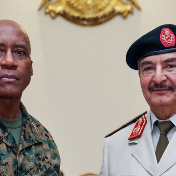 Les États-Unis ouvrent un nouveau chapitre avec Khalifa Haftar