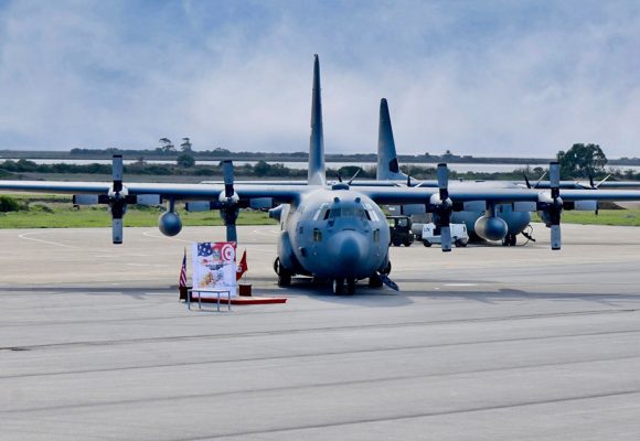 Défense : La Tunisie reçoit un Hercules C-130H2 des USA