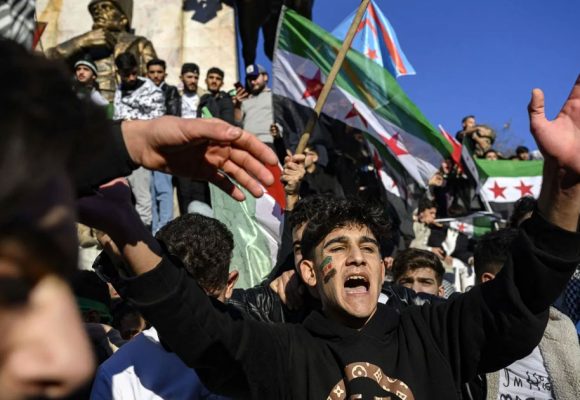 Les révolutions de la «liberté totale» à la «totale destruction»