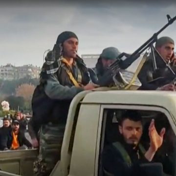 Bachar fuit la Syrie, les rebelles prennent le pouvoir