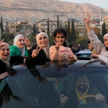 Les femmes manifestent à Damas pour «une Syrie civile et laïque»