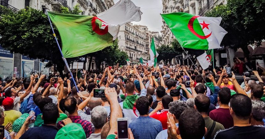 Entre «Manich Radi» et «Rani maa bladi» ou le difficile débat politique en Algérie