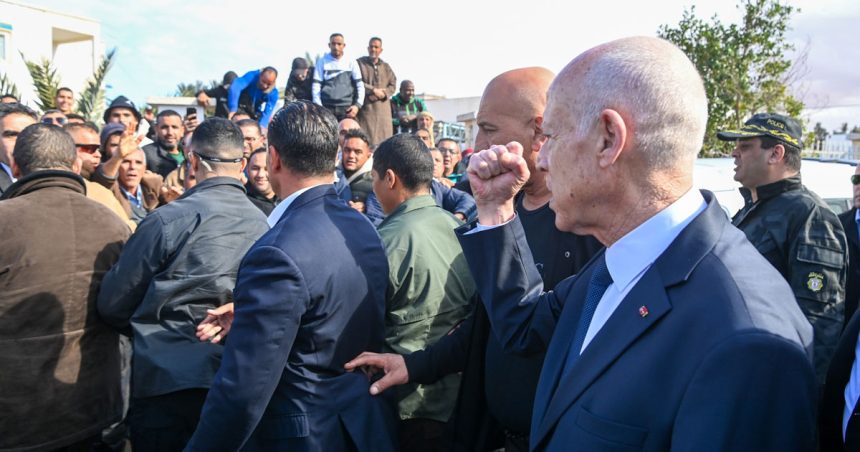 Kaïs Saïed célèbre la révolution tunisienne à Sidi Bouzid
