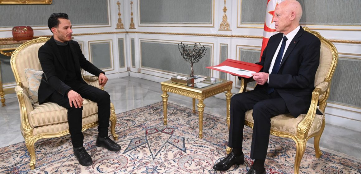 Tunisie : Abdessamad Kribi et son papier miracle