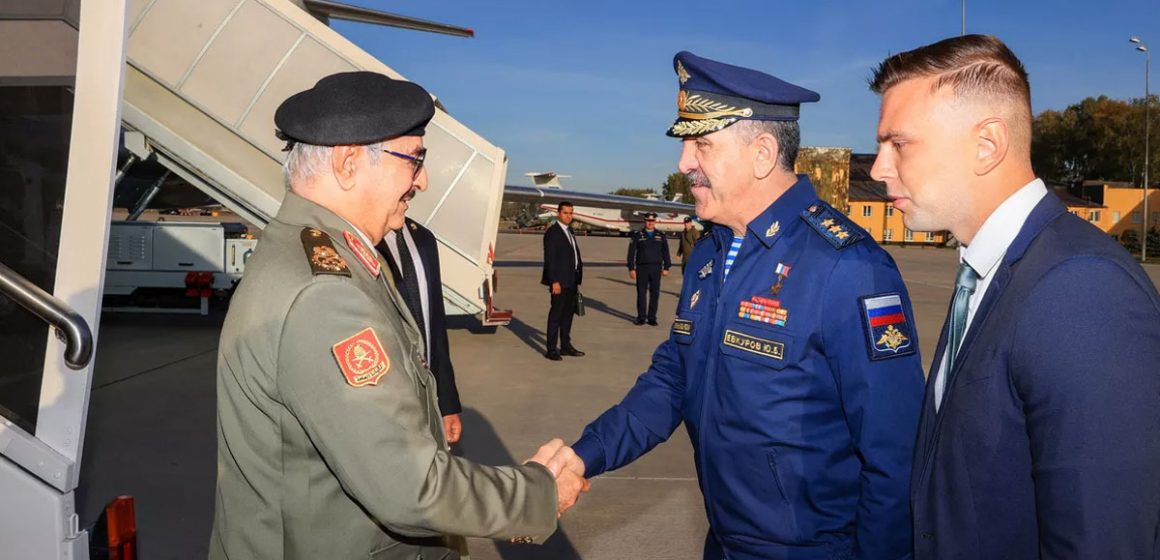 La Russie exploite la faiblesse de Haftar et les erreurs de l’Occident pour se renforcer en Libye