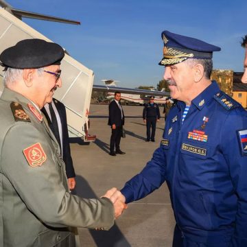 La Russie exploite la faiblesse de Haftar et les erreurs de l’Occident pour se renforcer en Libye