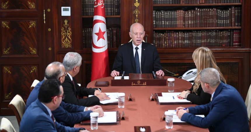 Kaïs Saïed rappelle aux médias publics leur rôle au service de l’Etat