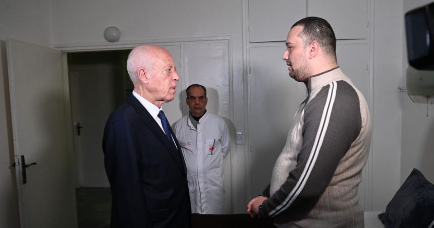 Kais Saïed au chevet de Yosri Zerelli, blessé de la révolution