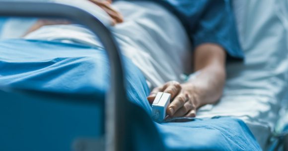 Dr Dhokkar alerte | «Les décès augmentent dans les hôpitaux publics en Tunisie»