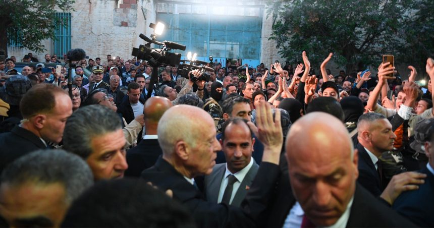 Kaïs Saïed fête «son» 1er mai loin de Tunis    
