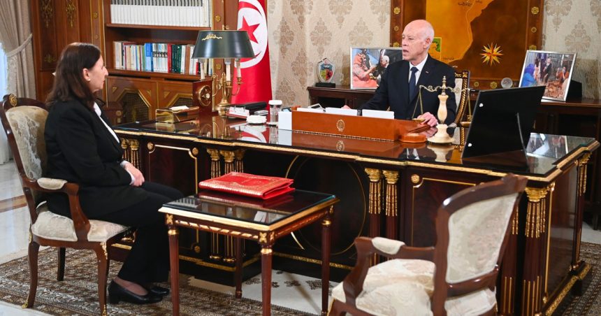Kaïs Saïed va relancer le recrutement dans la fonction publique