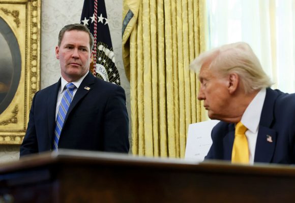 L’unité de façade de l’administration Trump vole en éclats!