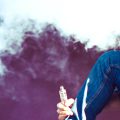 Tabac aromatisé : L’OMS sonne l’alarme et appelle à agir pour protéger les jeunes