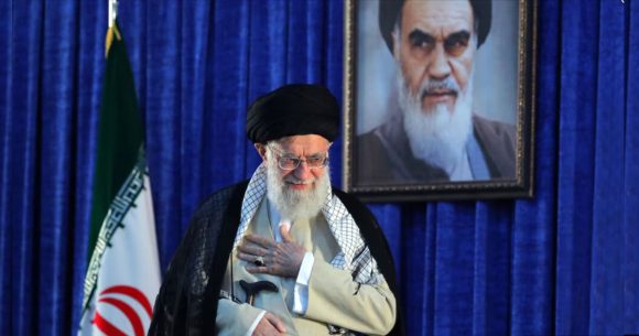 Khomeini et Khamenei │ A la recherche du masque poétique