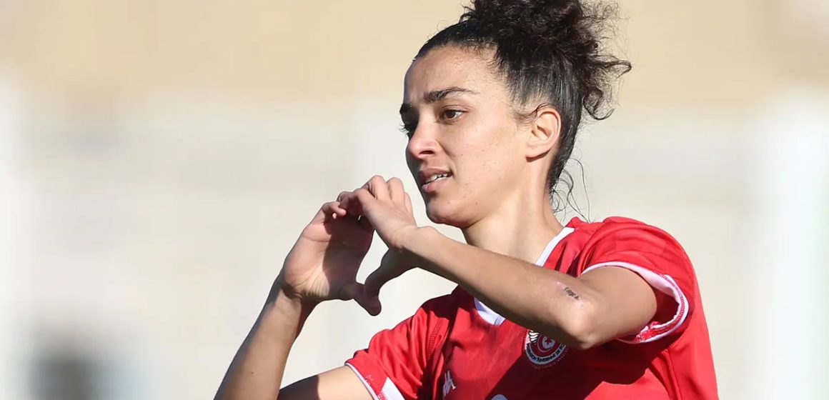 Mariem Houij, la star du football féminin tunisien, rêve encore plus grand
