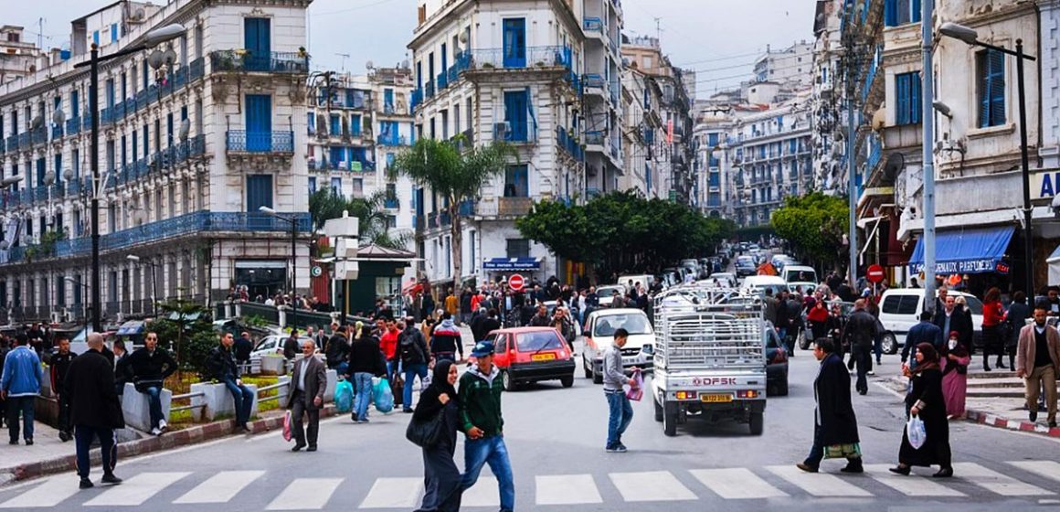Baisse des naissances et ralentissement démographique en Algérie